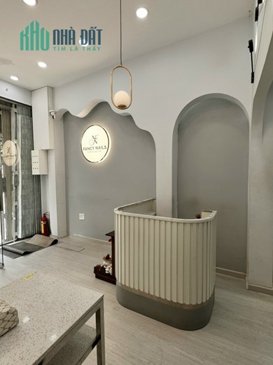 HOT HOT ! NHANH CÒN ! SHOCK SANG TIỆM NAIL GIÁ RẺ, 210 Võ Văn Tần P5 Q3 , Tel : 0966315405
