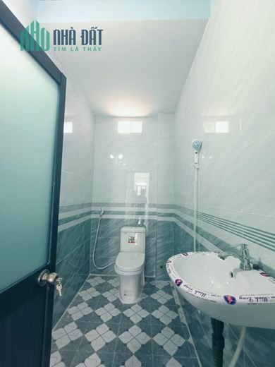 Nhà SHR mặt tiền đường nhựa 9m - 90m2 - 4PN gần chợ Hưng Long chỉ 3Tỷ
