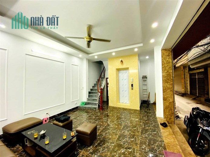 Nhà Thịnh Hào 1, Ô TÔ vù vù, hơn 40m, MT8m, 10.3 tỷ, 5 tầng, TT Đống Đa
