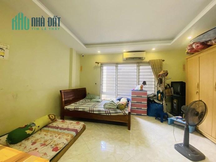 Bán nhà Giáp Nhị, Hoàng Mai, 31m, 5T, mới đẹp ở luôn chỉ hơn 2 tỷ.