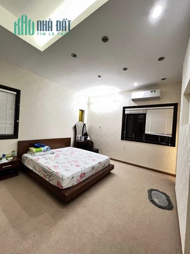 SIÊU PHẨM, CĂN HỘ DỊCH VỤ CHO THUÊ, 7 TẦNG, 810m2, QUẬN 7, KỀ NGUYỄN VĂN LINH, PHÚ MỸ HƯNG, 135 TỶ