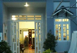 Cho thuê nhà nguyên căn, 150m2, mặt tiền Lô 2, kế trường cấp 3 Lê Minh Xuân