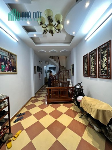 Bán nhà Trương Định, Hoàng Mai, 36m, 4T, dân xây, gần phố, kd online, giá tốt