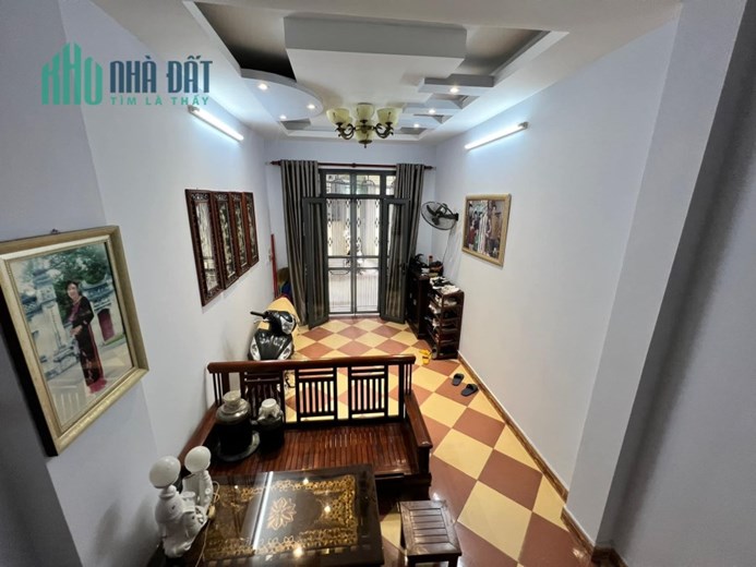 Bán nhà Trương Định, Hoàng Mai, 36m, 4T, dân xây, gần phố, kd online, giá tốt