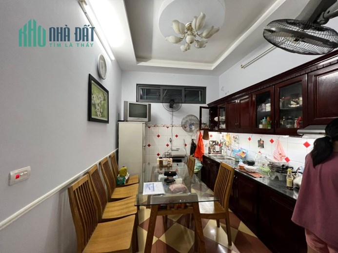 Bán nhà Trương Định, Hoàng Mai, 36m, 4T, dân xây, gần phố, kd online, giá tốt