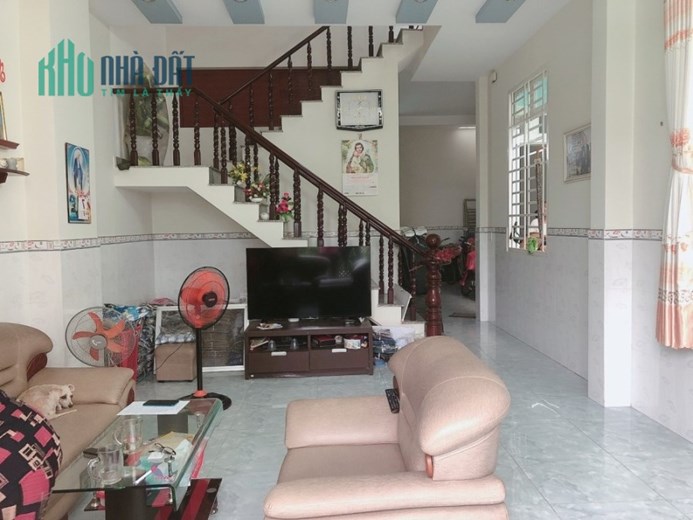 HẺM KIA ĐỔ CỬA HẺM THÔNG KHU PHÂN LÔ NGUYỄN SƠN 60M2 NGANG 4M NHỈNH 5 TỶ TL