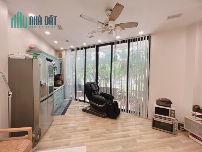 Bán nhà MP Trần Khát Chân, Phố Huế, 5 tầng, mt 6m, lô góc, siêu đep, vỉa hè, KD khủng khiếp.