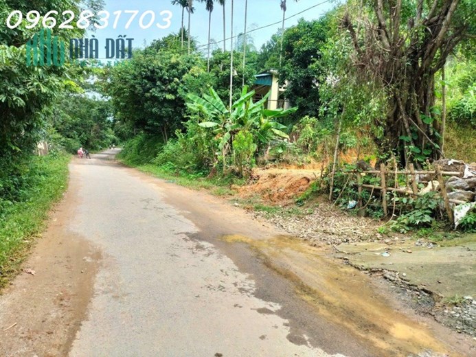 Chủ cần tiền bán 271m đất bám trục đường chính giá chỉ hơn 2 triệu/m