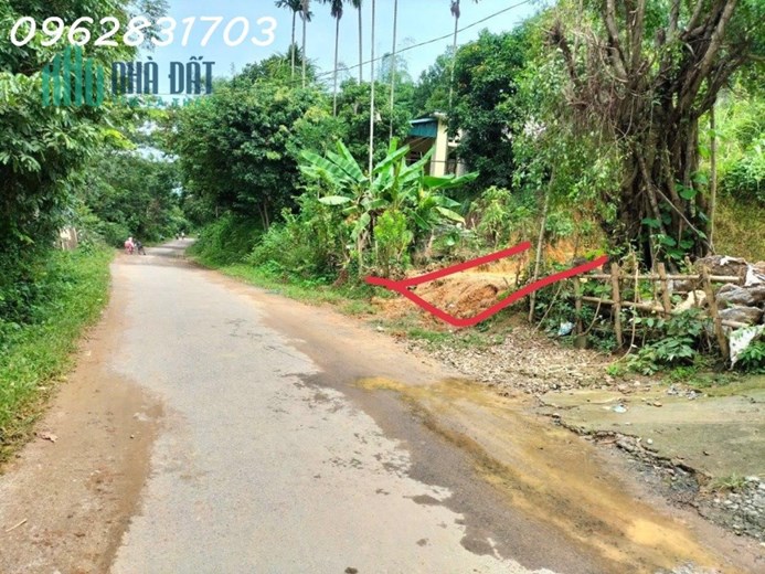 Chủ cần tiền bán 271m đất bám trục đường chính giá chỉ hơn 2 triệu/m