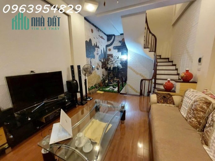 BÁN NHÀ CÁT LINH, QUẬN ĐỐNG ĐA, CỰC GẦN PHỐ, NGÕ THÔNG, CHỈ 6.7 TỶ