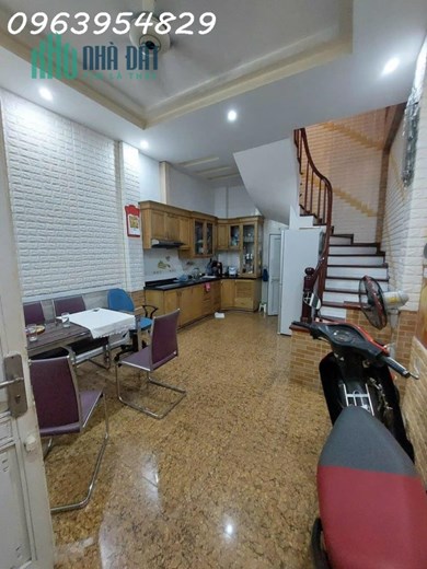 BÁN NHÀ CÁT LINH, QUẬN ĐỐNG ĐA, CỰC GẦN PHỐ, NGÕ THÔNG, CHỈ 6.7 TỶ