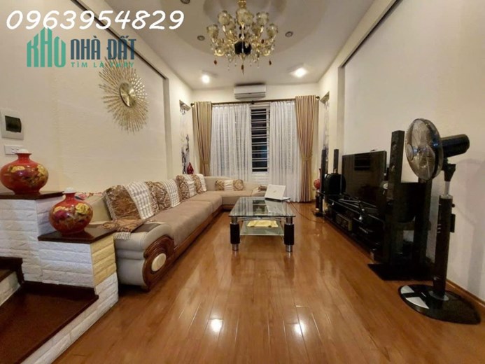 BÁN NHÀ CÁT LINH, QUẬN ĐỐNG ĐA, CỰC GẦN PHỐ, NGÕ THÔNG, CHỈ 6.7 TỶ