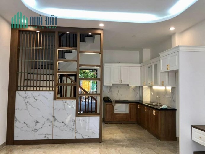BÁN GẤP NHÀ 6 TẦNG ĐƯỜNG LIÊN MẠC LÔ GÓC 5 TẦNG VIEW HỒ ĐIỀU HÒA Ô TÔ ĐỖ CỬA CHỈ 3 TỶ HƠN