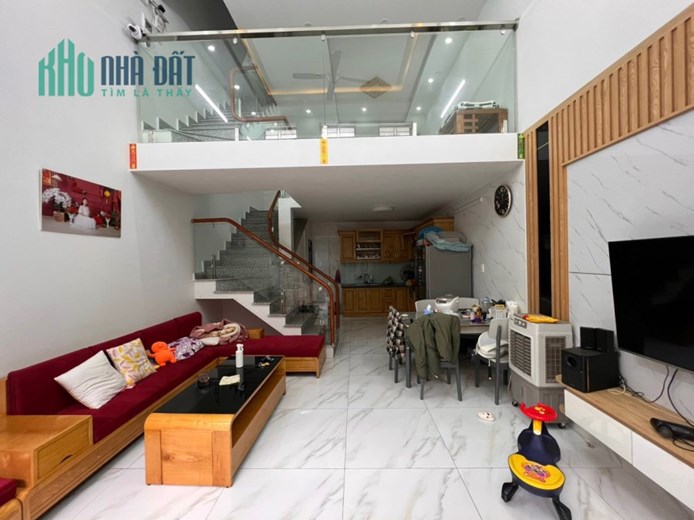 Bán nhà ngõ 476 Chợ Hàng Mới, 43m 3.5 tầng đẹp GIÁ chỉ 2.39 tỉ