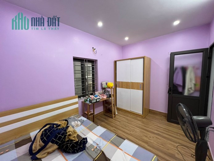 Bán nhà ngõ 476 Chợ Hàng Mới, 43m 3.5 tầng đẹp GIÁ chỉ 2.39 tỉ