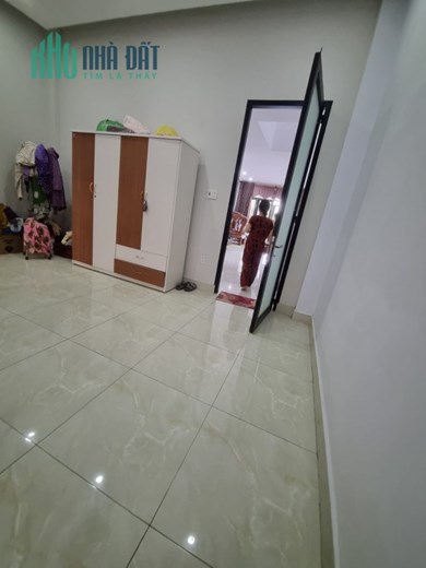 BÁN NHÀ ĐẸP, ĐẤT RỘNG, MẶT TIỀN CẨM LỆ ĐƯỜNG 7.5 VỈA HÈ 8