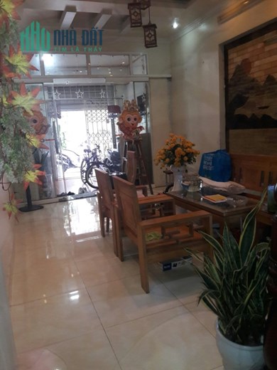Bán nhà phố Thiên Lôi diện tích 65m 3 tầng sân cổng riêng GIÁ 3.5 tỉ, ngõ cực nông