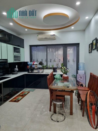 Chính chủ bán nhà Nguyễn Khánh Toàn, 61m2, 10.5 tỷ, gar 2 ô tô, kinh doanh, ô chờ thang máy