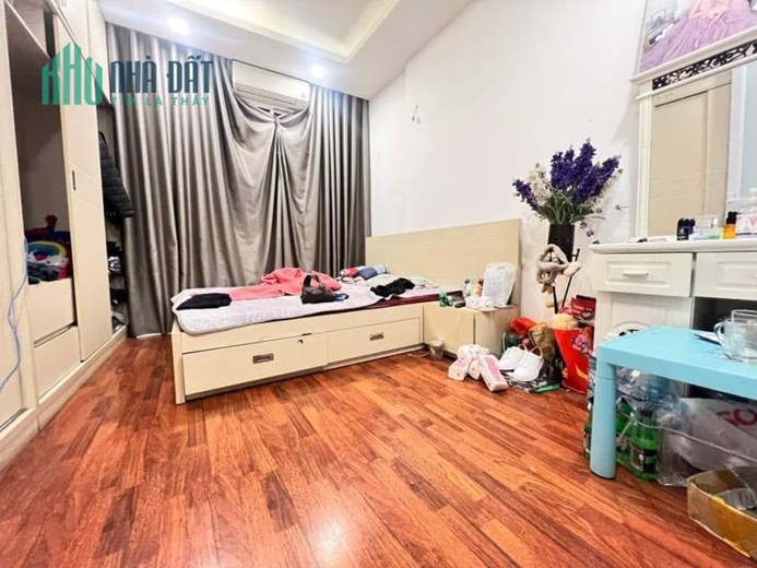 Chính chủ bán nhà Nguyễn Khánh Toàn, 61m2, 10.5 tỷ, gar 2 ô tô, kinh doanh, ô chờ thang máy