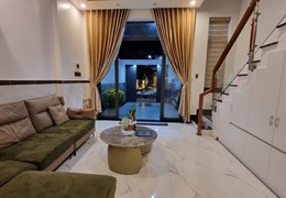CHÀO BÁN NHÀ MẶT TIỀN ĐƯỜNG 7M5 3 TẦNG MỚI XÂY THIẾT KẾ CỰC ĐẸP. NẰM BÊN CẠNH SÔNG CẨM LỆ. HÒA
