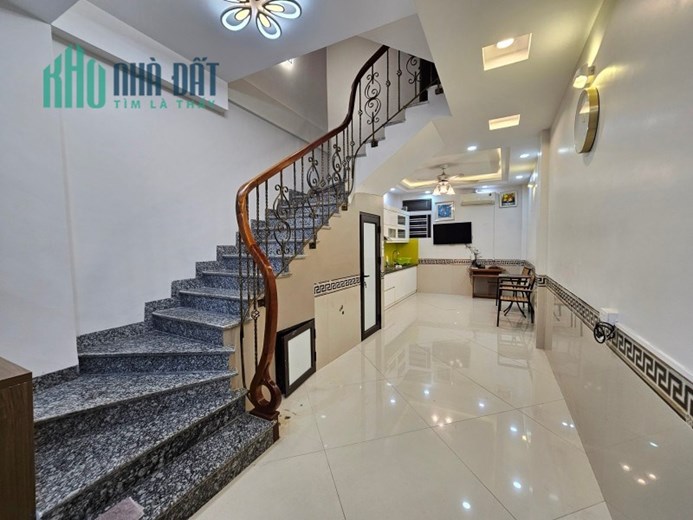 Nhà đẹp phố Bồ Đề, 5 tầng mới koong, ngõ thông gần ô tô, DT 40m2, MT 3.4m, nhỉnh 4 tỷ