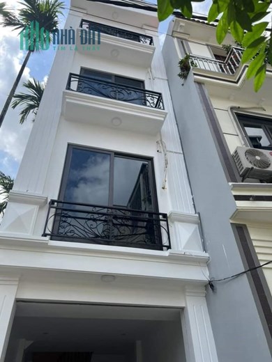Bán nhà đội cấn Ba Đình Hà Nội đường rộng ngõ thông kinh doanh mọi mặt hàng sung quanh tiện ích đầy