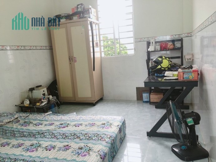 HẺM KIA ĐỔ CỬA HẺM THÔNG KHU PHÂN LÔ NGUYỄN SƠN 60M2 NGANG 4M NHỈNH 5 TỶ TL