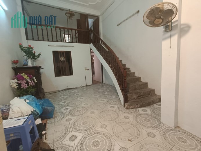 BÁN NHÀ NGÕ PHỐ TÔN ĐỨC THẮNG ĐỐNG ĐA HN. 60M2 GIÁ CHỈ 4.5 TỶ , 20M RA Ô TÔ TRÁNH