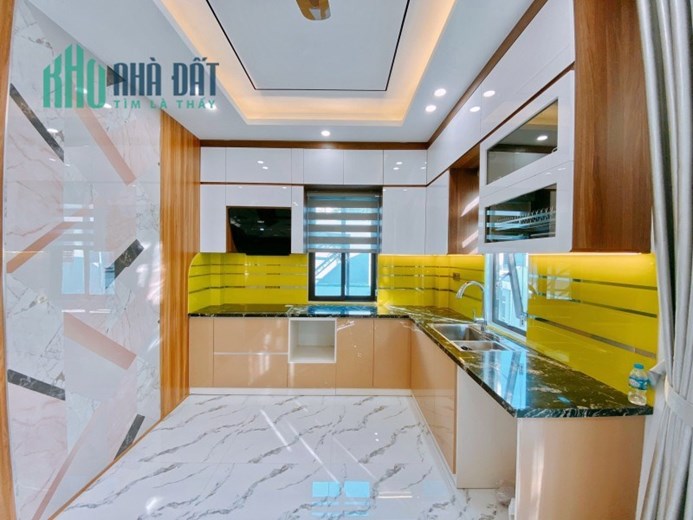 Siêu phẩm mới koong Nguyễn Văn Cừ, 6 tầng thang máy, ô tô, 65m2, MT 4.7m, nhỉnh 13 tỷ