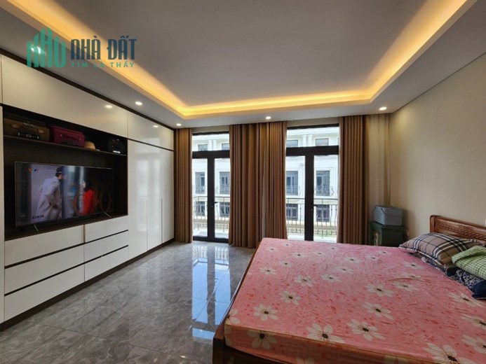 Bán shophouse Vinhomes 75m ngân hàng hỗ trợ tặng hết nội thất xịn Giá siêu mềm