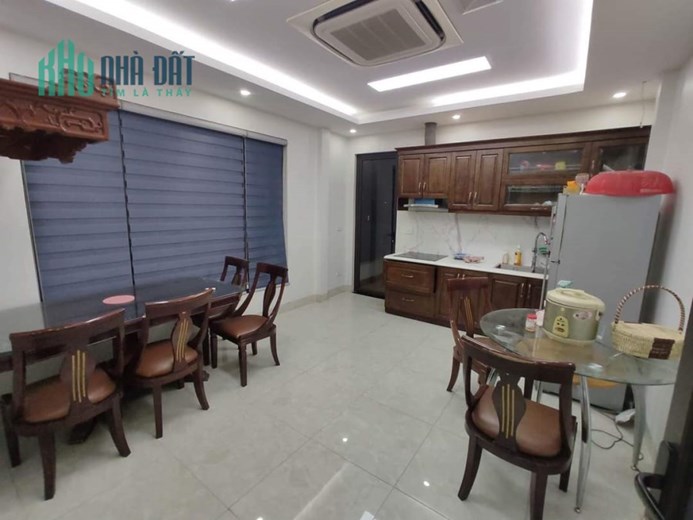 nhà mặt phố nguyễn văn huyên đường 40m vỉ hè kinh doanh 59m 36 tỷ 8T.