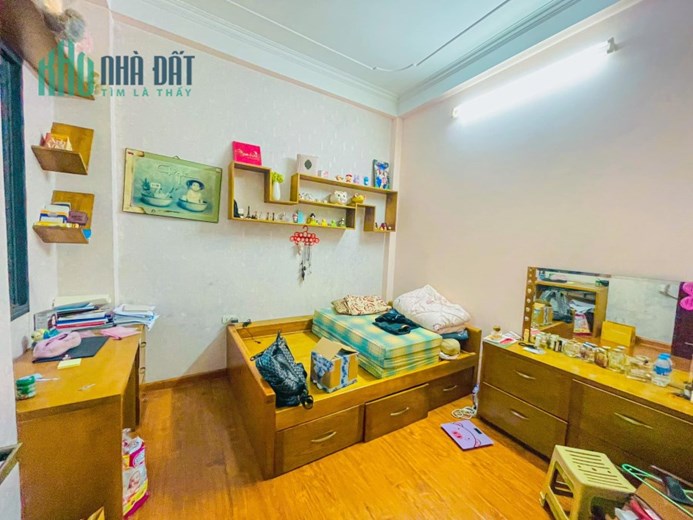 NHÀ ĐẸP 5 TẦNG NGUYỄN NGỌC VŨ, CẦU GIẤY  - GẦN PHỐ - YÊN TĨNH, Ở SƯỚNG - DT 44M2