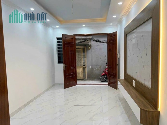 Bán nhà chính chủ Hào Nam, Đống Đa, 31m, 5 tầng, xây mới, hiện đại, gần phố.