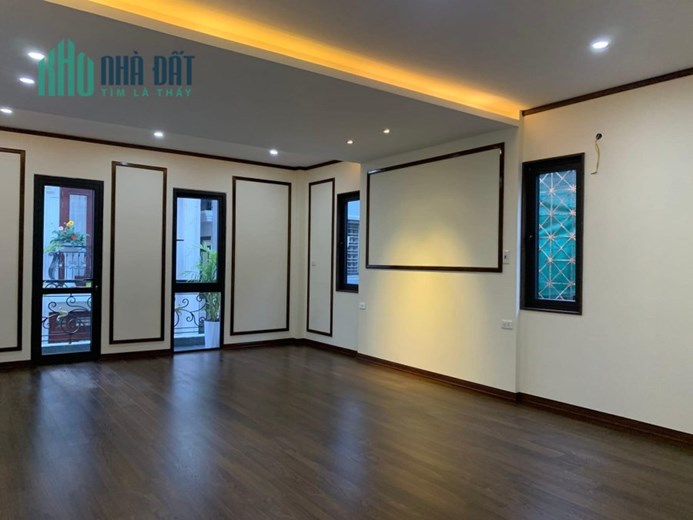 Bán Tòa căn hộ 202m2 phố Đội Cấn, Ba Đình 44 phòng Thang máy Dòng tiền 3 tỷ/năm Giá 42.3 Tỷ