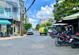 Bán nhanh ngôi nhà giao thông thuận tiện, tiện ích bủa vây, công năng ở hay kd nhỏ tốt
