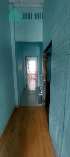 Bán nhanh ngôi nhà giao thông thuận tiện, tiện ích bủa vây, công năng ở hay kd nhỏ tốt