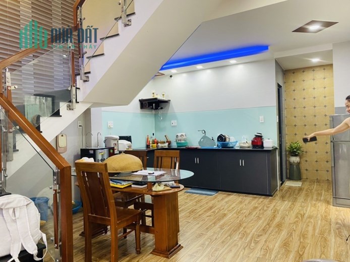 NHÀ KIỆT ĐƯỜNG PHAN BÁ PHIẾN, Ô TÔ ĐỖ CỬA, GIÁ CHỈ 3.9 TỶ.
