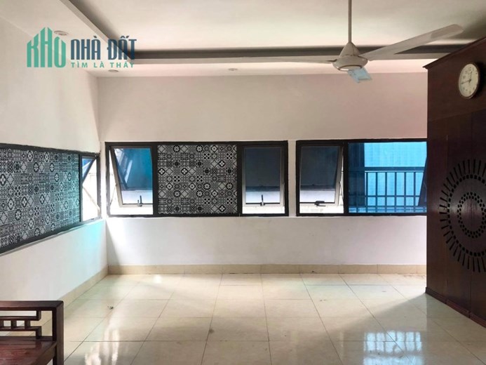 Phố VIP Nguyễn Thái Học - Nhà 4 tầng SÁNG THOÁNG 40m2 chỉ 3.65 tỷ - NGÕ NÔNG THẲNG