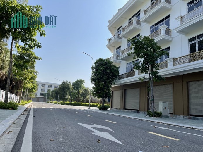 NHẬN NHÀ, SANG TÊN SỔ NGAY. GIÁ CHỈ 3 TỶ. HOTLINE: 0966 343 969