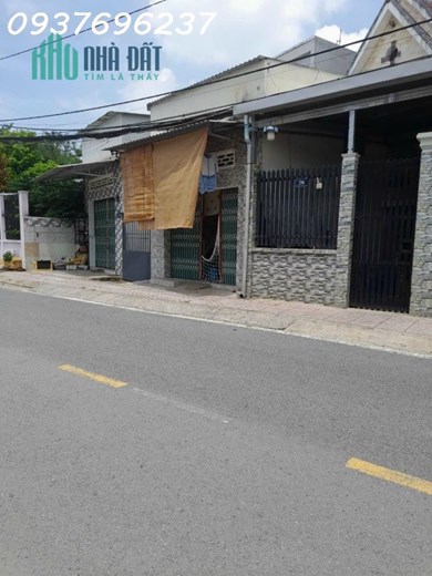 Bán nhà Mặt tiền đường 904 phường Hiệp Phú,Quận 9 giá hơn 4 tỷ
