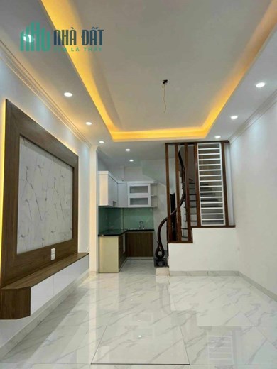 bán  nhà xây mới tại 530 Thụy Kuê Bưởi Hoàng Hoa Thám Lạc Long Quân  Ba Đình dt 33 m2 giá 4,8   tỷ