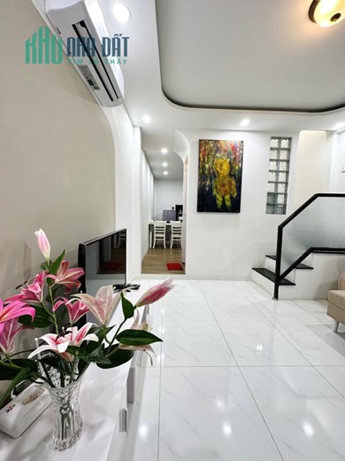 NHÀ ĐẸP FULL NỘI THẤT - 40M2 ĐƯỜNG BẠCH ĐẰNG, BÌNH THẠNH - GẦN CHỢ BÀ CHIỂU - CHỈ 3 TỶ XX