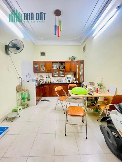 Bán nhà mặt ngõ KD Bạch Mai, HBT, 43m, 5T, trung tâm, tự xây, KD nhộn nhịp giá hơn 5 tỷ.