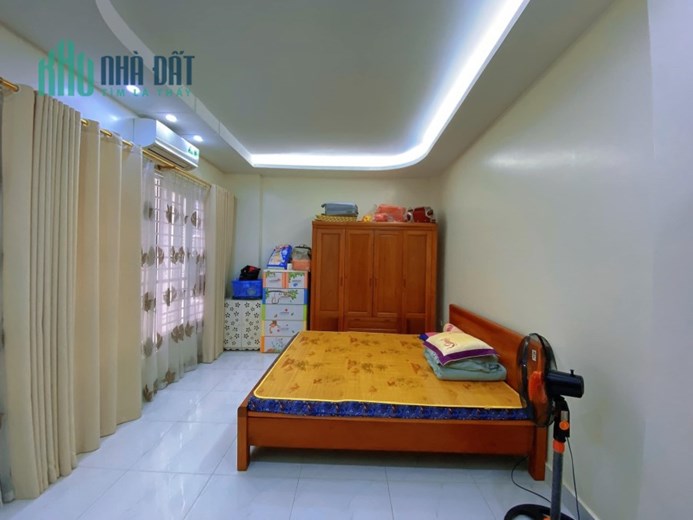 THẬT 100%!!! SIÊU PHẨM Sát MP Phạm Văn Đồng, 33m2 mà chỉ Nhỉnh 4 Tỷ thôi