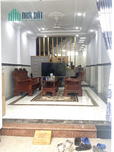 Bán nhà hẻm tải 8m p. Hiệp Phú. Ngang 4 dài 18. 3 tầng BTCT. Hàng ngộp
