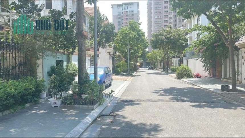 Bán Biệt Thự 122m2 Tây Hồ, MT 8m, Gara Ô TÔ, 24.5 tỷ.