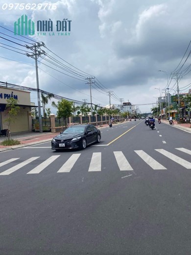 Chủ cần bán nhà Lê Văn Chí DT 77m2 chỉ hơn 6 tỷ nhỏ.