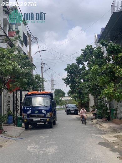 Chủ cần bán nhà Lê Văn Chí DT 77m2 chỉ hơn 6 tỷ nhỏ.