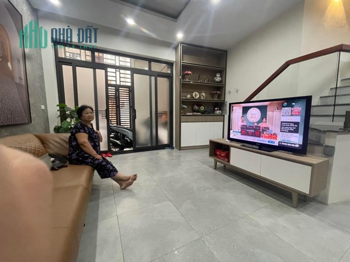 Bán nhà Hoàn Kiếm, lô góc, ngõ thông, 50m, 4T,sang trọng, nội thất cc,giá 5.8 tỷ