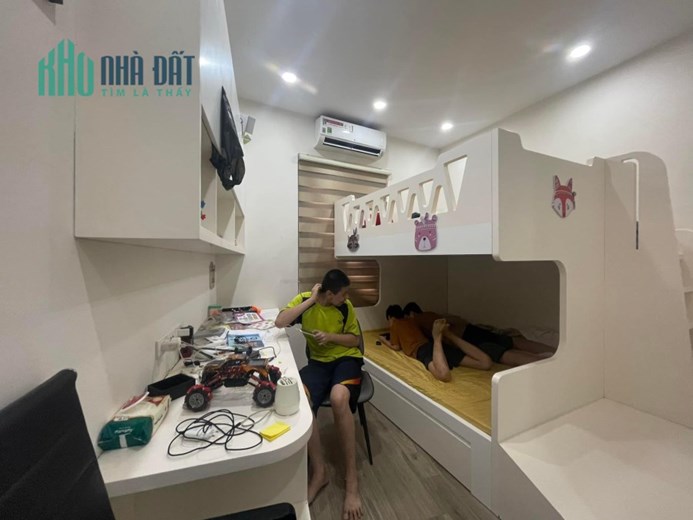 Bán nhà Hoàn Kiếm, lô góc, ngõ thông, 50m, 4T,sang trọng, nội thất cc,giá 5.8 tỷ